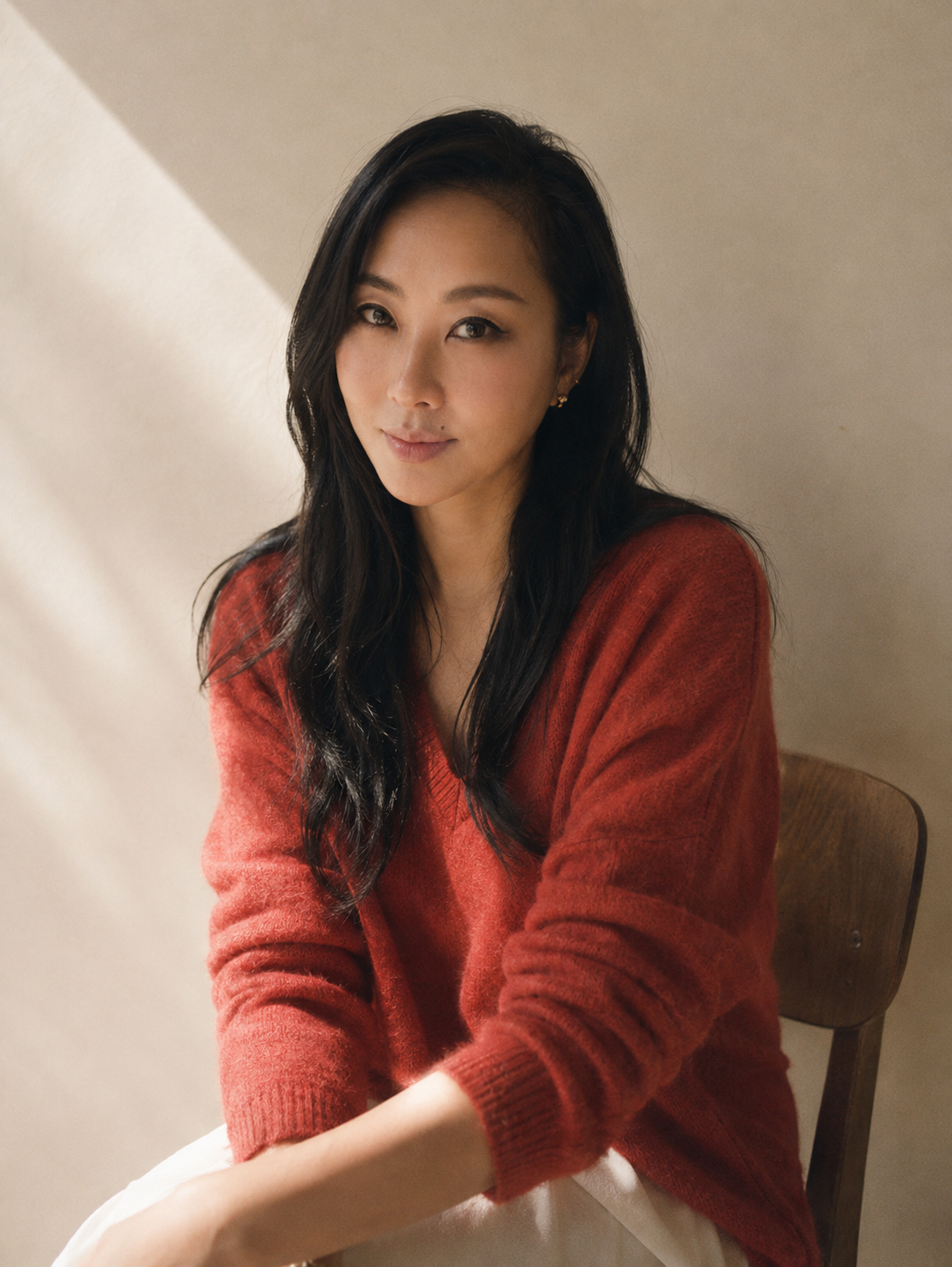 Tina, rust sweater